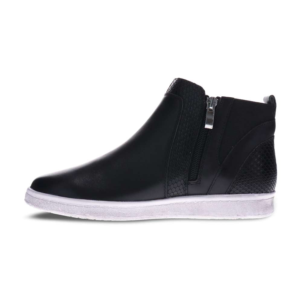 Random Casual Sneaker - Black Snake