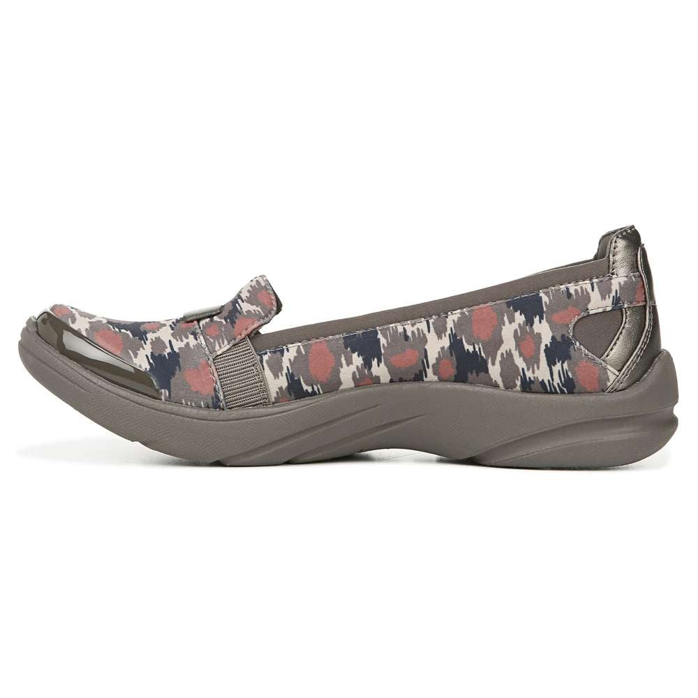 Lipstick Slip-On Casual Sneaker - Print