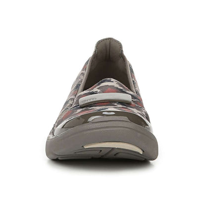 Lipstick Slip-On Casual Sneaker - Print